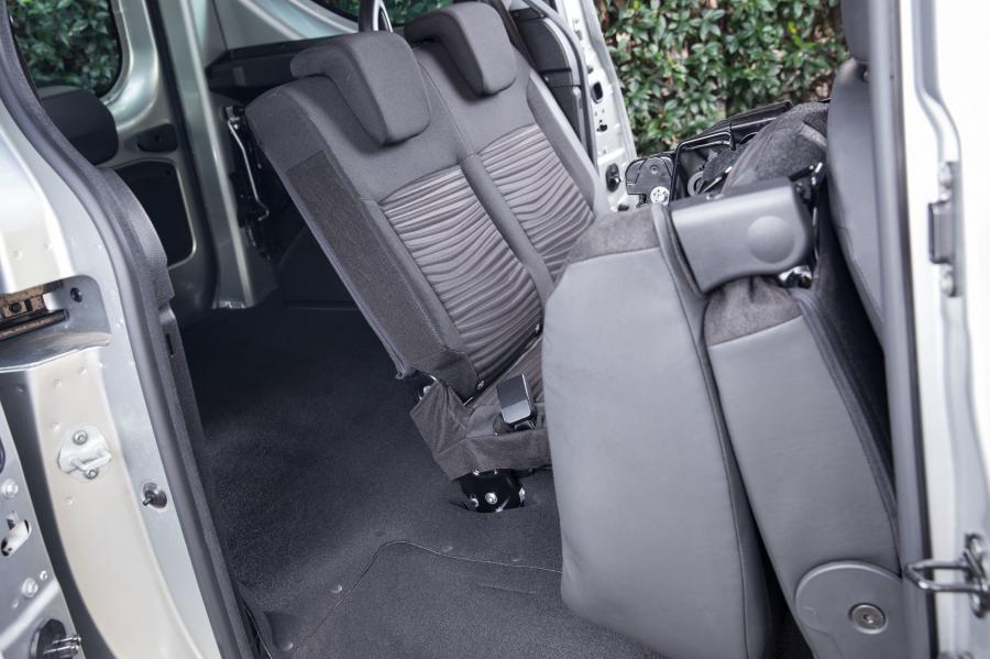 Интерьер Renault Kangoo 2018 года  (LA) (фото 6 из 26)